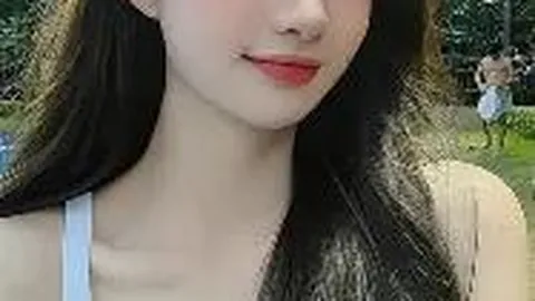 《大河报》体育学院：老黄埔配饰映四月，潮范儿十足亮眼